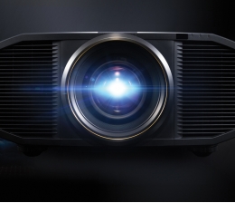 Heimkino JVC-Projektor DLA-Z1 kommt in den Handel - 4K High Resolution Objektiv mit 18 Glaslinsen - News, Bild 1