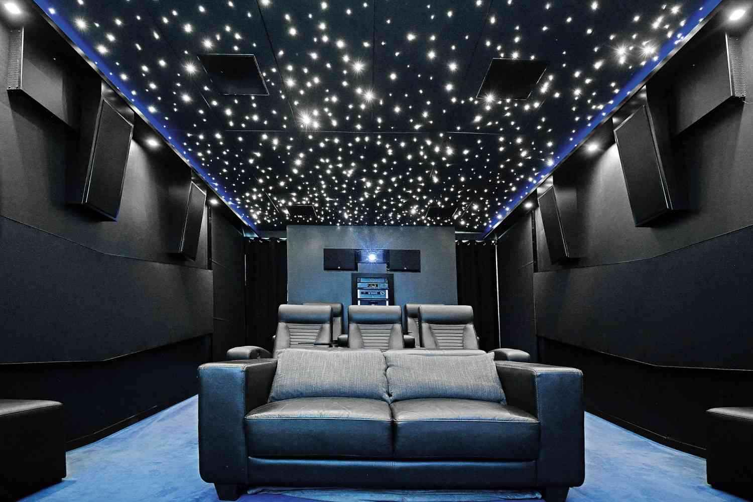 Marke: DARK-ROOM: Schwarzes 9.4.6-Dolby-Atmos-Kino mit Filmausstellung im Vorraum, Bild 5 Heimkino DARK-ROOM: Schwarzes 9.4.6-Dolby-Atmos-Kino mit Filmausstellung im Vorraum - News, Bild 5