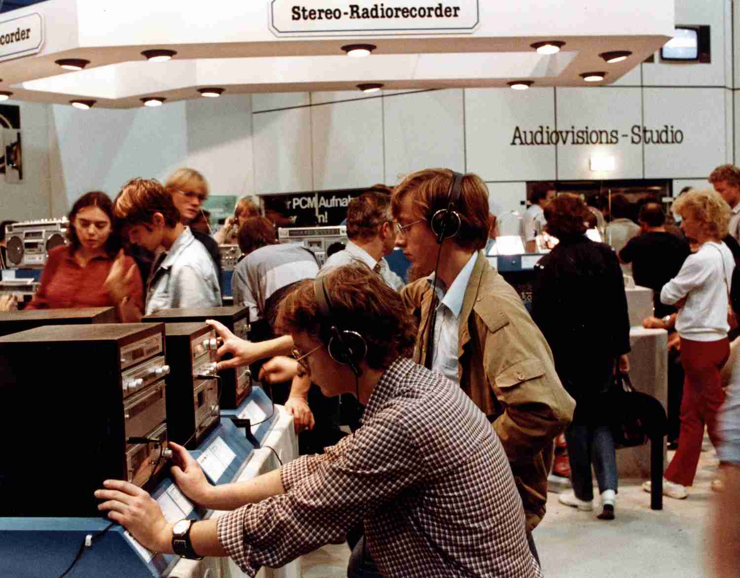 Heimkino Die IFA historisch (12): Stereo-Radiorecorder locken 1981 die Massen an - News, Bild 1