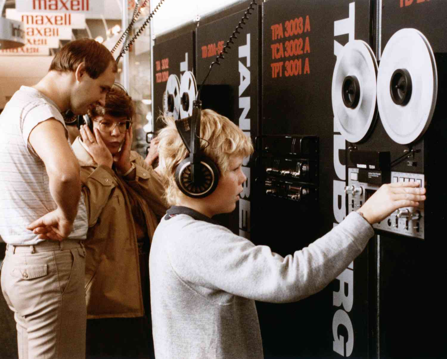 Marke: Die IFA historisch (8): Musik zum Anfassen und Anhören - Tonbandmaschinen im Jahr 1983, Bild 1 Heimkino Die IFA historisch (8): Musik zum Anfassen und Anhören - Tonbandmaschinen im Jahr 1983 - News, Bild 1
