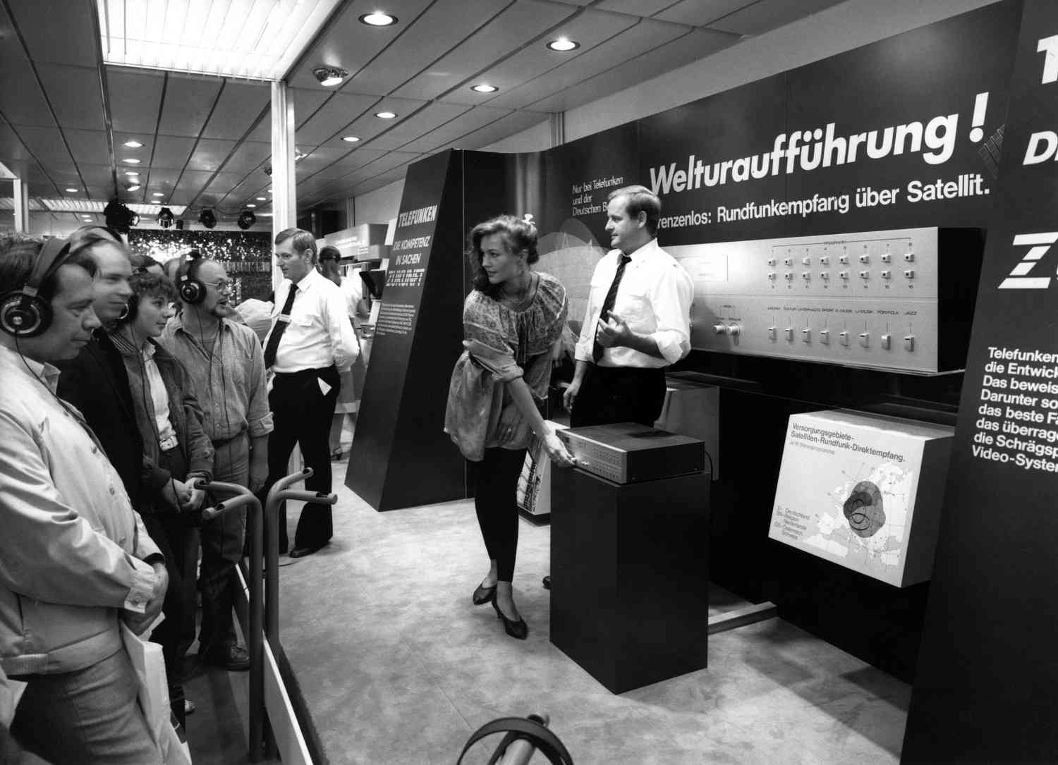 Marke: Die IFA historisch (9): Deutschland entdeckt 1983 das Satelliten-Fernsehen - Satte 16 Sender, Bild 1 Heimkino Die IFA historisch (9): Deutschland entdeckt 1983 das Satelliten-Fernsehen - Satte 16 Sender - News, Bild 1