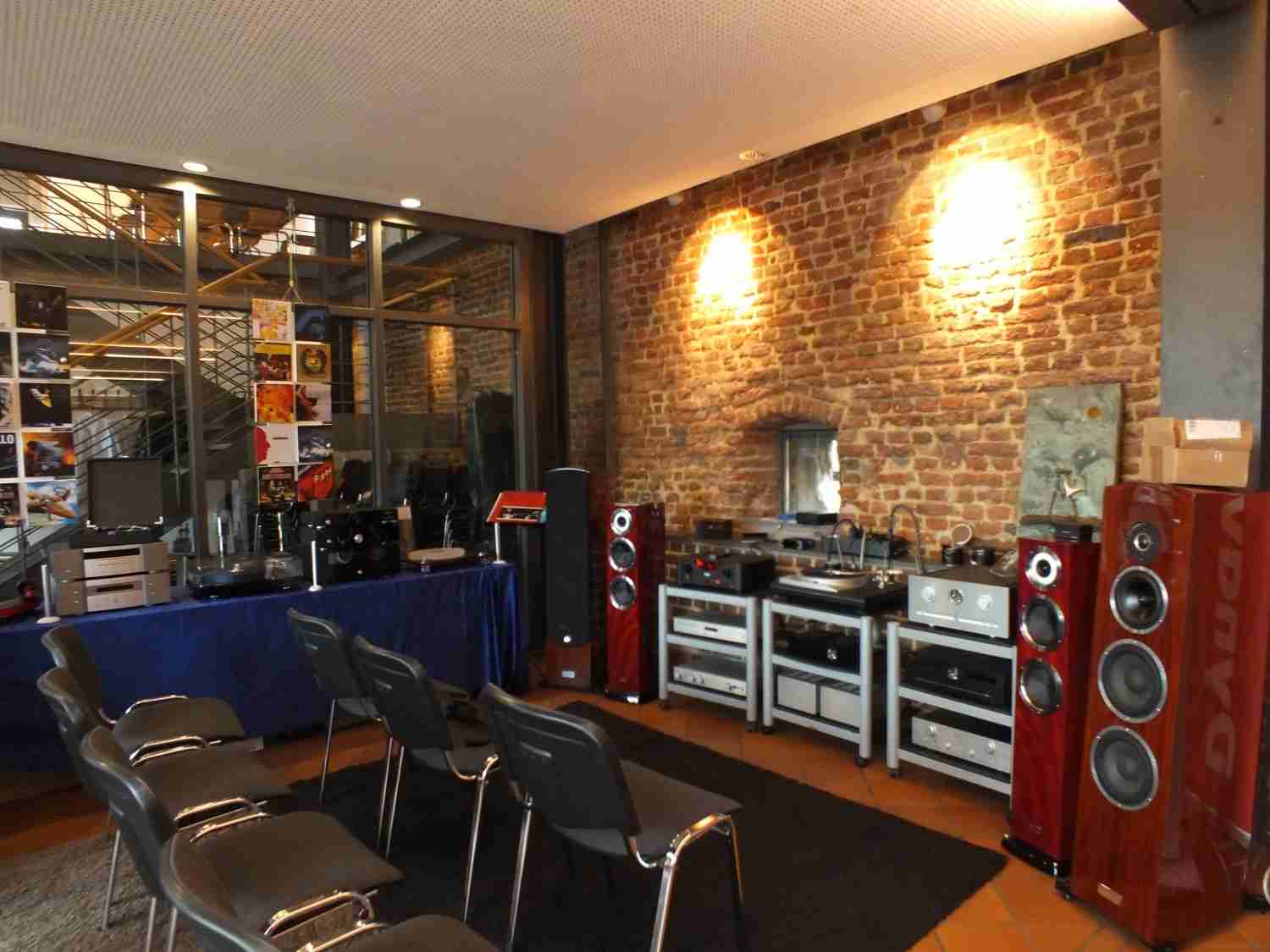 HiFi Ab morgen: „Hifi im Ruhrgebiet v.3“ auf Burg Vondern - Seminare und Musik - News, Bild 1