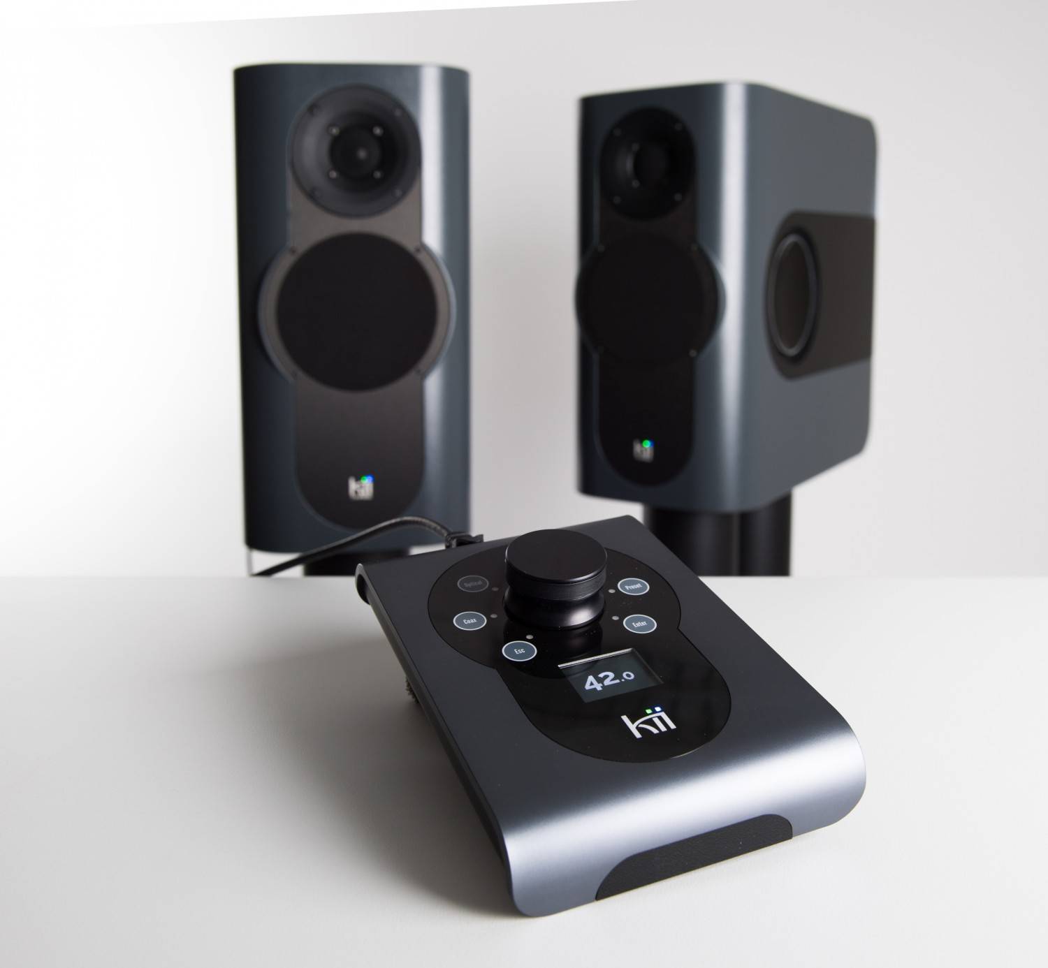 HiFi hifideluxe 2017: Lautsprecher Kii THREE und Fernbedienung Kii CONTROL von Kii Audio, Bild 1 HiFi hifideluxe 2017: Lautsprecher Kii THREE und Fernbedienung Kii CONTROL von Kii Audio - News, Bild 1