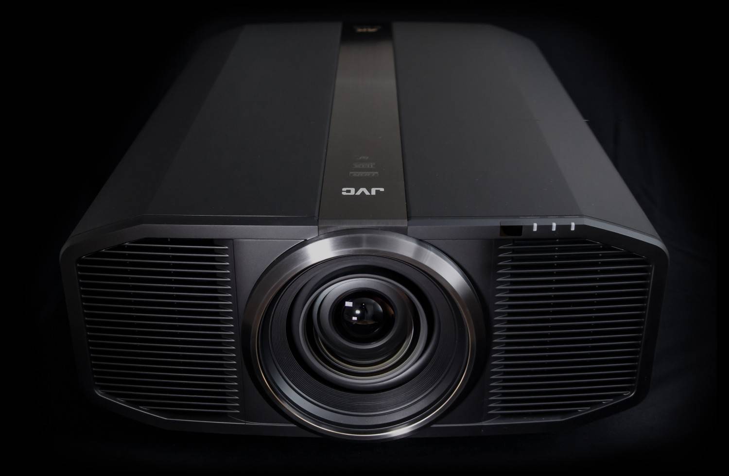 JVC 4K D-ILA-Projektor DLA-Z1 von JVC feiert Premiere - Helligkeit von bis zu 3.000 Lumen, Bild 1 High-End 4K D-ILA-Projektor DLA-Z1 von JVC feiert Premiere - Helligkeit von bis zu 3.000 Lumen - News, Bild 1