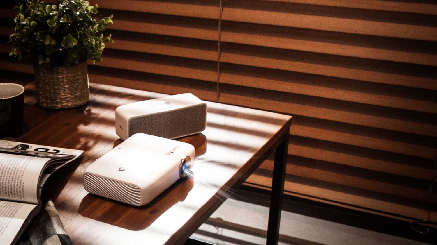 LG Ab Mitte April: Fünf neue Beamer-Zwerge von LG - Bluetooth, WLAN, Akkubetrieb, Bild 1 Heimkino Ab Mitte April: Fünf neue Beamer-Zwerge von LG - Bluetooth, WLAN, Akkubetrieb - News, Bild 1