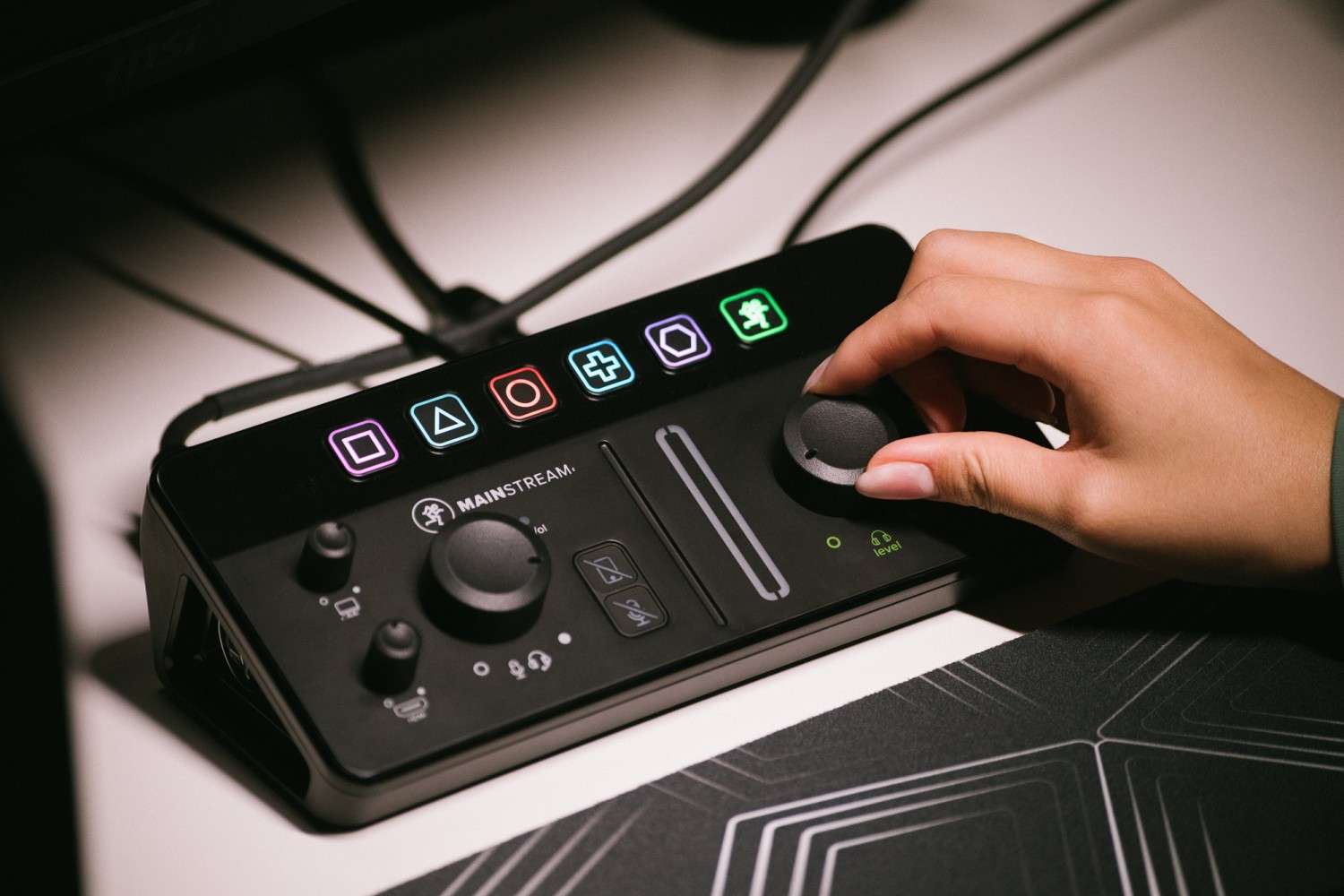 Marke: Mackie Mackie: Neues Video-Streaming-Interface MainStream - Integrierter USB-C Input-Hub, Bild 1 HiFi Mackie: Neues Video-Streaming-Interface MainStream - Integrierter USB-C Input-Hub - News, Bild 1