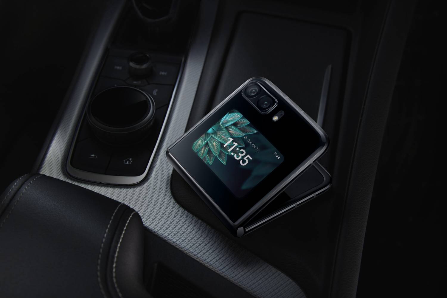 Marke: Motorola Neues Motorola Razr ist da - Faltbares Smartphone mit 50-MP-Hauptkamerasensor, Bild 1 mobile Devices Neues Motorola Razr ist da - Faltbares Smartphone mit 50-MP-Hauptkamerasensor - News, Bild 1