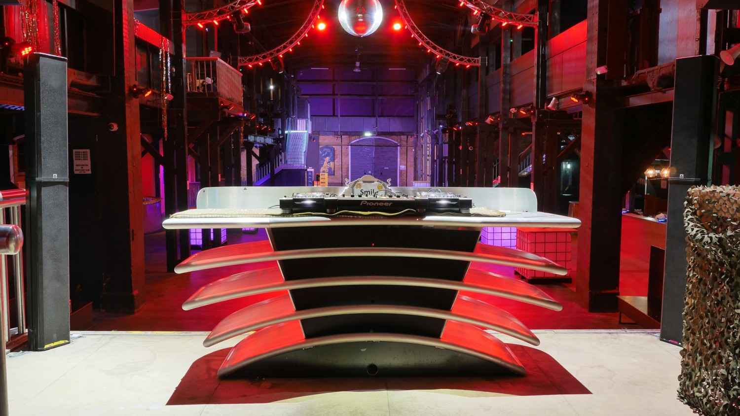 Mundorf Hightech-Diskothekenbeschallung im Jolly Time in Braunschweig, Bild 10 HiFi Hightech-Diskothekenbeschallung im Jolly Time in Braunschweig - News, Bild 10