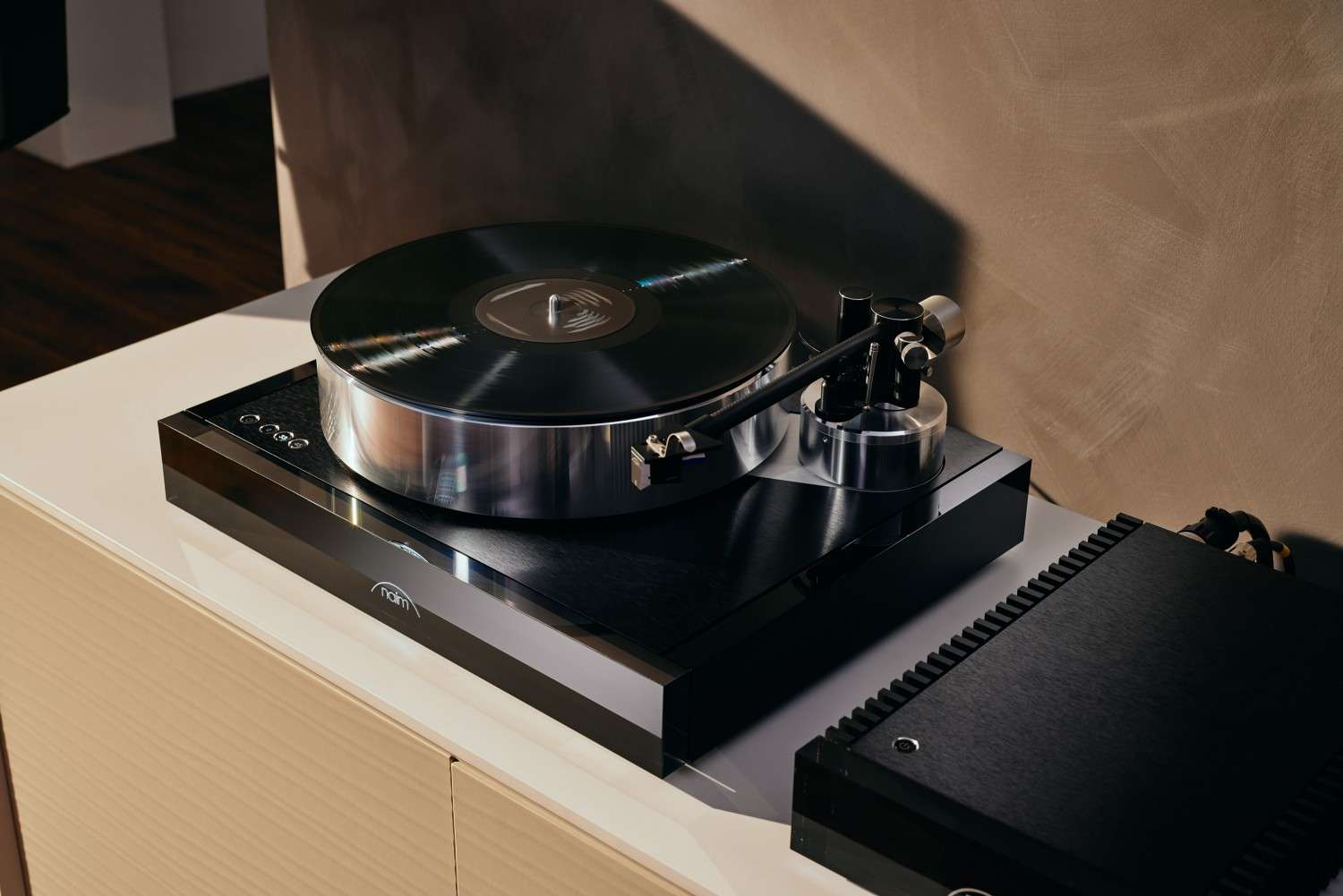 Naim Audio 17.000-Euro-Plattenspieler von Naim Audio: Vorstellung morgen in Münster, Bild 1 High-End 17.000-Euro-Plattenspieler von Naim Audio: Vorstellung morgen in Münster - News, Bild 1