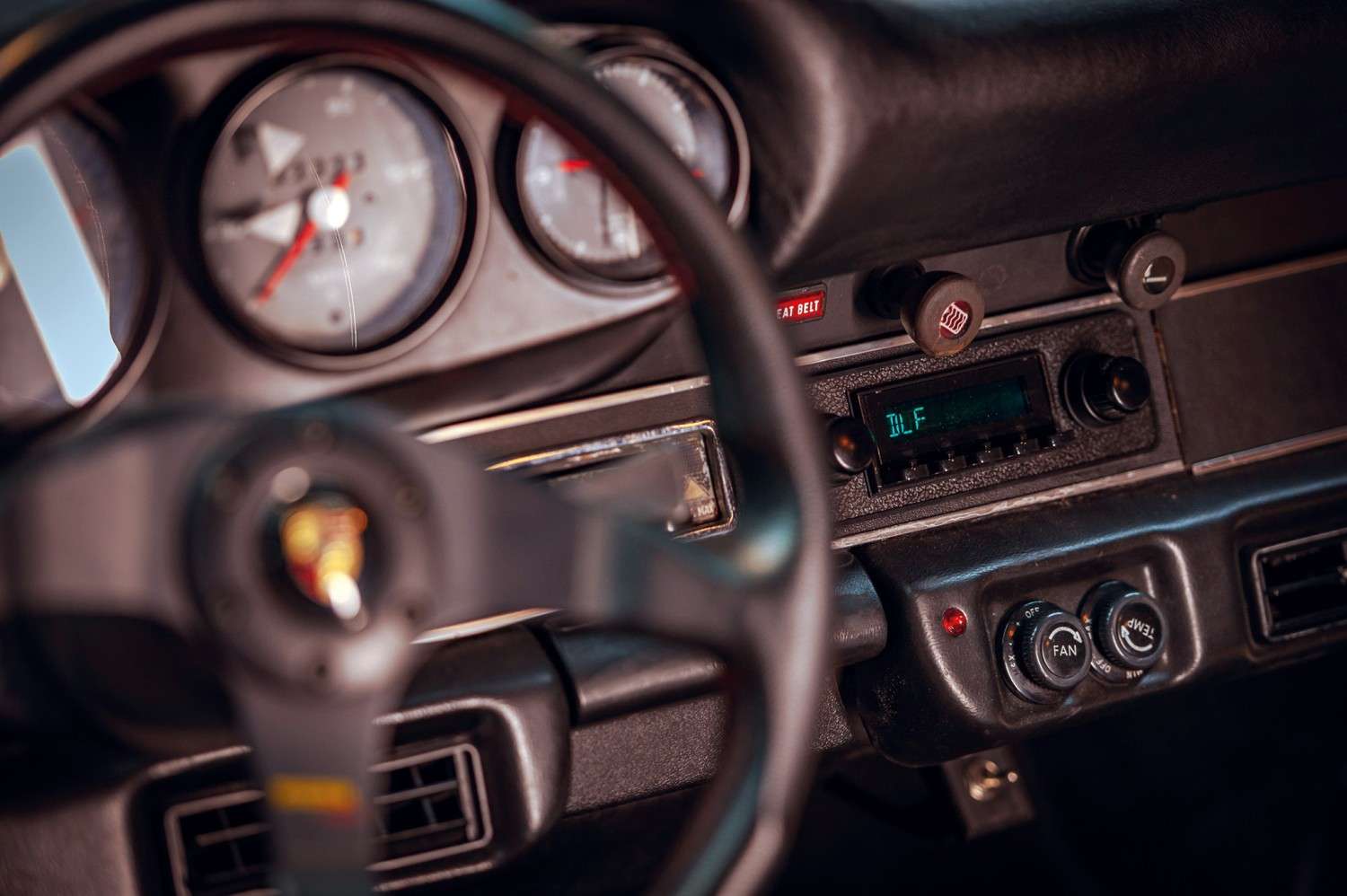 Ratgeber Behutsames Car-Hifi-Sound-Upgrade im Porsche 911er von 1977 - News, Bild 2