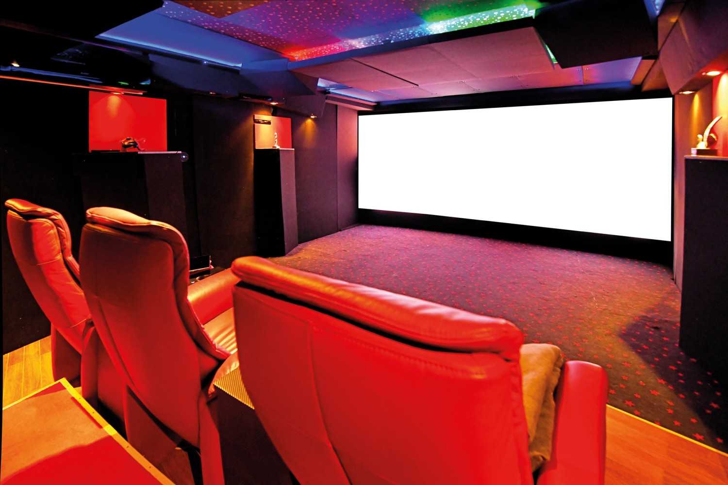 Ratgeber BLUE LINE CINEMA: Beeindruckendes 9.1.4-Dolby-Atmos-Kino mit Profi -Projektor - News, Bild 1