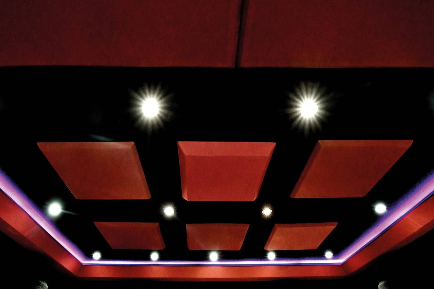 Ratgeber LESERKINO (13) Innovatives 7.1.5-Auro-3D-Kino: Lichtspielhaus mit Schiebewand - News, Bild 7