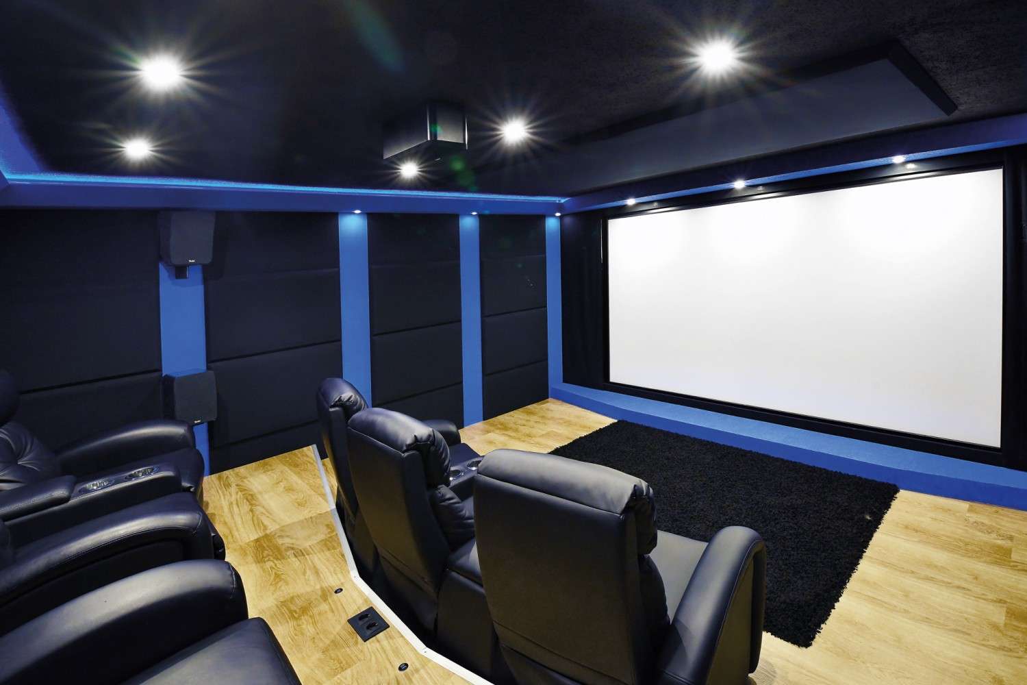 Marke: LESERKINO (14): Gemütliches 5.1.4-Auro-3D-Kino mit Voice of God, Bild 1 Ratgeber LESERKINO (14): Gemütliches 5.1.4-Auro-3D-Kino mit Voice of God - News, Bild 1