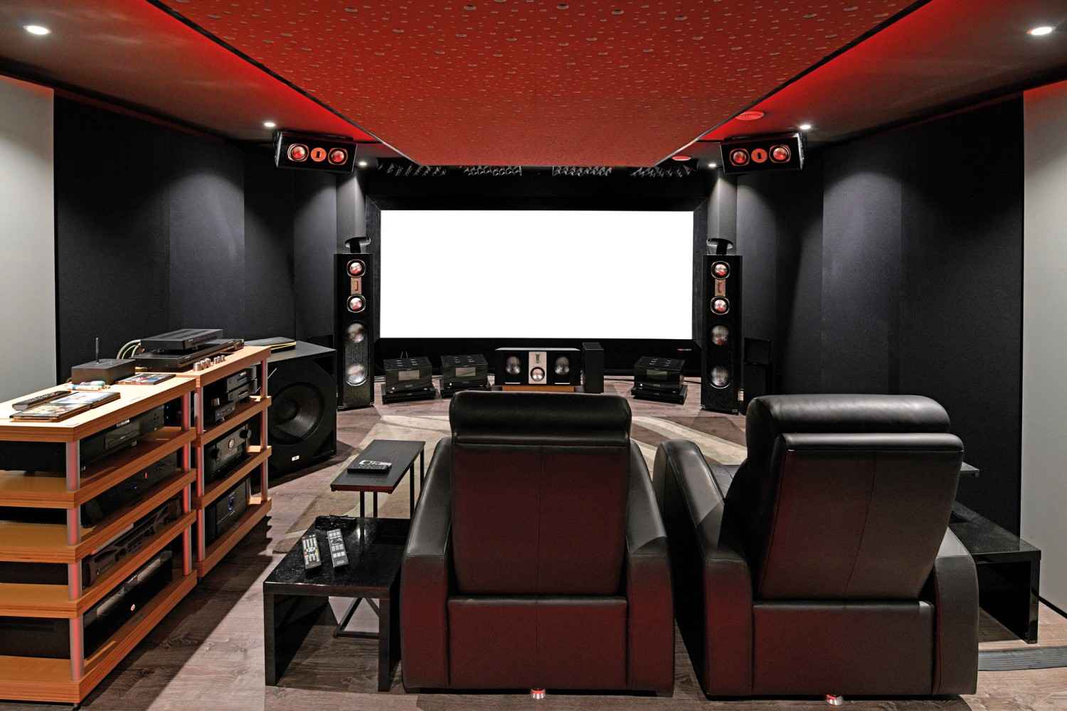 Marke: LESERKINO (19): Eindrucksvolles 5.1.4-Kino mit bester Bild- und Tonqualität, Bild 1 Ratgeber LESERKINO (19): Eindrucksvolles 5.1.4-Kino mit bester Bild- und Tonqualität - News, Bild 1