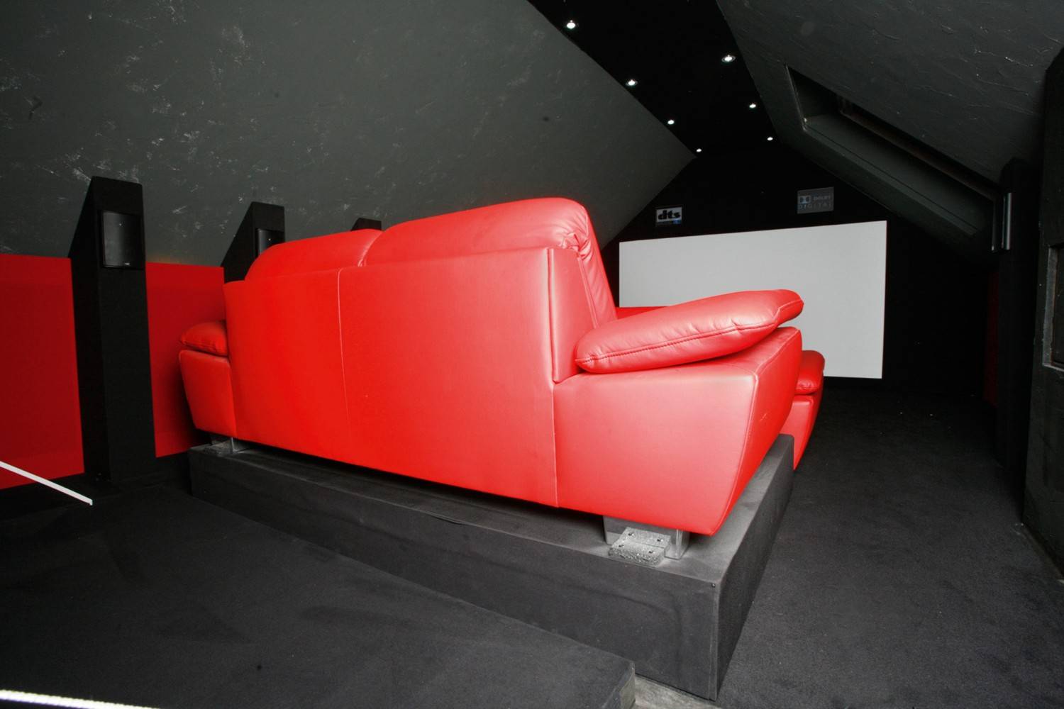 Marke: Nice Surprise: 3D-Dachbodenkino mit Suchtfaktor, ein Klanghammer, Bild 2 Ratgeber Nice Surprise: 3D-Dachbodenkino mit Suchtfaktor, ein Klanghammer - News, Bild 2