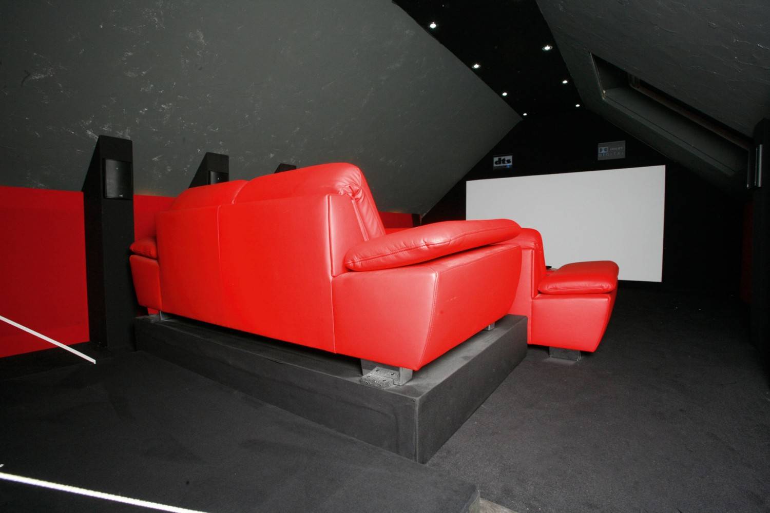 Marke: Nice Surprise: 3D-Dachbodenkino mit Suchtfaktor, ein Klanghammer, Bild 3 Ratgeber Nice Surprise: 3D-Dachbodenkino mit Suchtfaktor, ein Klanghammer - News, Bild 3