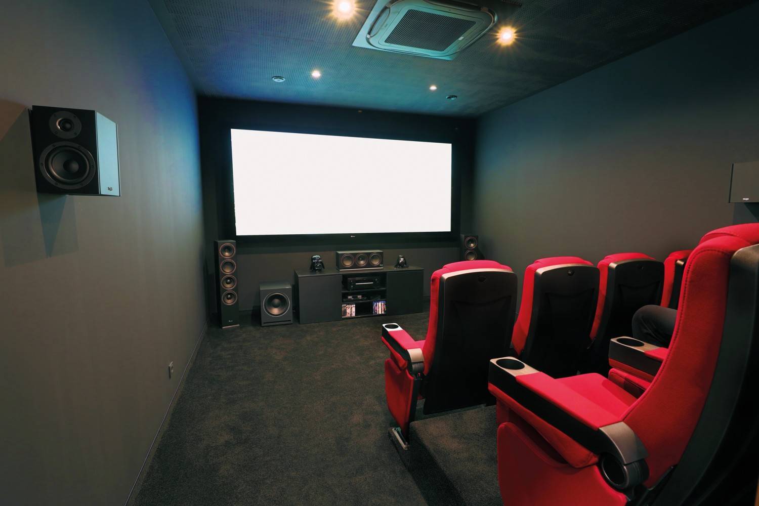 Marke: Star-Wars-Heimkino „Todesstern“: Fan erfüllt sich einen Traum in 7.1.2, Bild 1 Ratgeber Star-Wars-Heimkino „Todesstern“: Fan erfüllt sich einen Traum in 7.1.2 - News, Bild 1