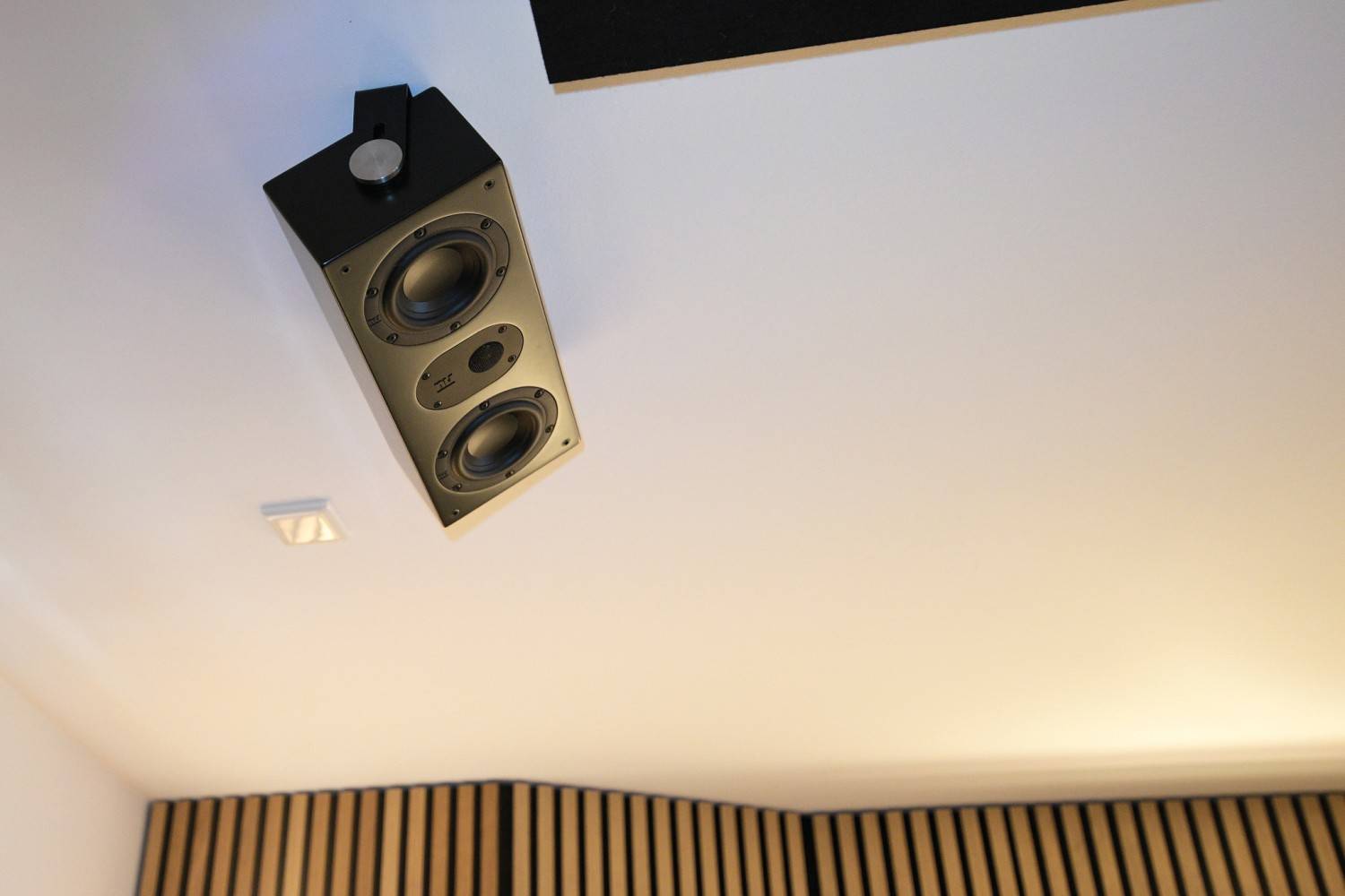 Ratgeber Video Club Cinema: Wohnzimmerkino des Monats mit 7.1.2-Dolby-Atmos-Soundsystem - News, Bild 3