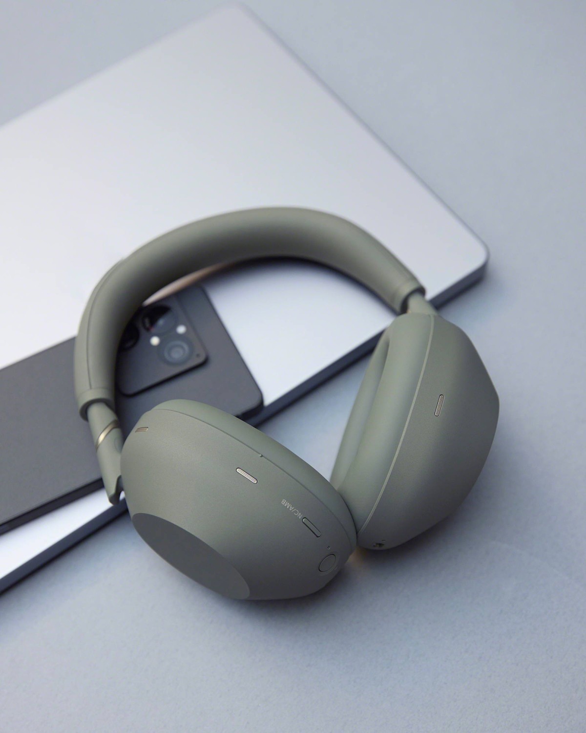 Marke: Sony Sony NC-Kopfhörer WH-1000XM6 in Olive Grau, Bild 2 mobile Devices Sony NC-Kopfhörer WH-1000XM6 in Olive Grau - News, Bild 2