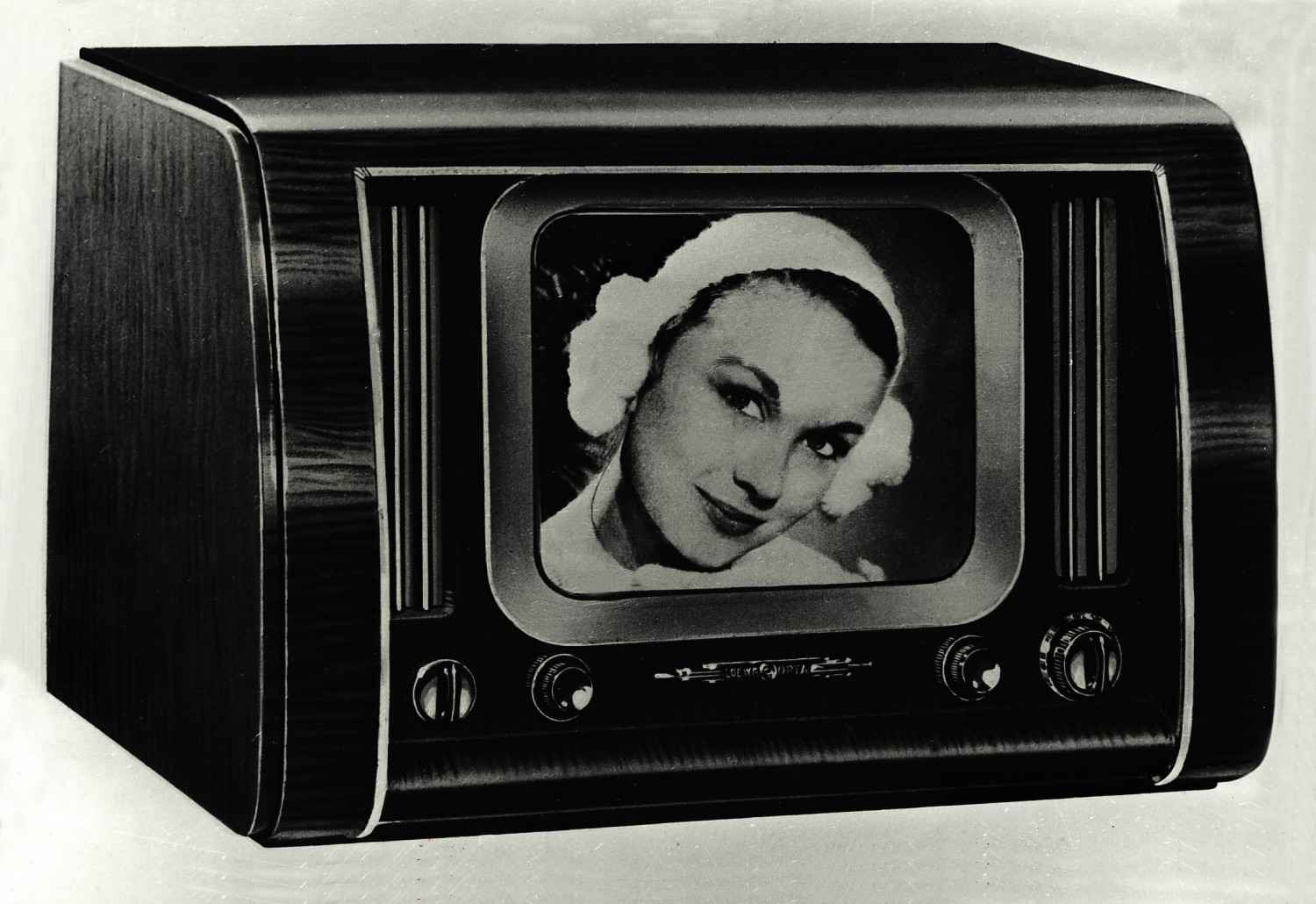 Marke: Die Geschichte des Fernsehens (1): Vor 97 Jahren erfolgte Freigabe für neues Telekommunikations-System, Bild 1 TV Die Geschichte des Fernsehens (1): Vor 97 Jahren erfolgte Freigabe für neues Telekommunikations-System - News, Bild 1