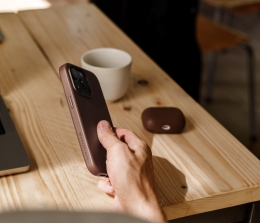 Marke: Apple Hüllen im Leder-Look für Apple-Zubehör aus Aloe-Vera-Pflanzen, Bild 1 mobile Devices Hüllen im Leder-Look für Apple-Zubehör aus Aloe-Vera-Pflanzen - News, Bild 1