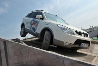 Car-Media Großstadt-Cowboys und -Cowgirls aufgepasst! - Mit dem Geländewagen durch den AMI Offroad-Parcours, Bild 1 Car-Media Großstadt-Cowboys und -Cowgirls aufgepasst! - Mit dem Geländewagen durch den AMI Offroad-Parcours - News, Bild 1