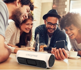 Creative Neuer Multiroom-Lautsprecher Creative Omni ist da - Bluetooth und Spritzwasserschutz, Bild 1 HiFi Neuer Multiroom-Lautsprecher Creative Omni ist da - Bluetooth und Spritzwasserschutz - News, Bild 1