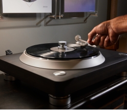 Marke: Denon Ab Ende Oktober: Neuer Denon-Plattenspieler DP-3000NE mit Direktantrieb , Bild 1 HiFi Ab Ende Oktober: Neuer Denon-Plattenspieler DP-3000NE mit Direktantrieb - News, Bild 1