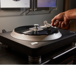 Marke: Denon Neuer Denon-Plattenspieler DP-3000NE mit Direktantrieb ab Ende Oktober , Bild 1 HiFi Neuer Denon-Plattenspieler DP-3000NE mit Direktantrieb ab Ende Oktober - News, Bild 1