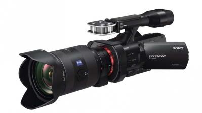 Foto & Cam Die neue NEX-VG900E: Die erste Vollformat-Handycam von Sony erfüllt alle Filmerträume, Bild 1 Foto & Cam Die neue NEX-VG900E: Die erste Vollformat-Handycam von Sony erfüllt alle Filmerträume - News, Bild 1