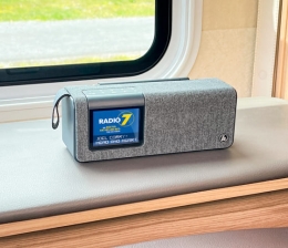 Hama Integrierter Akku und Farbdisplay: Neues Digitalradio DR200BT von Hama, Bild 1 HiFi Integrierter Akku und Farbdisplay: Neues Digitalradio DR200BT von Hama - News, Bild 1