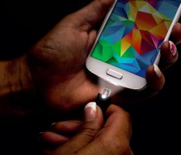 Hama Nie mehr Gefummel beim Smartphone-Tanken im Dunkeln: Ladekabel mit LED, Bild 1 mobile Devices Nie mehr Gefummel beim Smartphone-Tanken im Dunkeln: Ladekabel mit LED - News, Bild 1