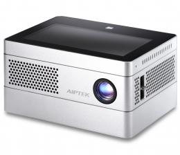 Heimkino Aiptek-Komplettpaket feiert Premiere: HD-Projektor, Windows10-Tablet und Batterie, Bild 1 Heimkino Aiptek-Komplettpaket feiert Premiere: HD-Projektor, Windows10-Tablet und Batterie - News, Bild 1