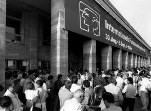 Marke: Die große IFA-Chronik (3): 1987 bis 2014 - die Funkausstellung gibts jetzt jährlich, Bild 1 Heimkino Die große IFA-Chronik (3): 1987 bis 2014 - die Funkausstellung gibts jetzt jährlich - News, Bild 1