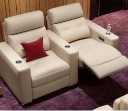 Heimkino Sofanella erweitert seinen Showroom in Mering um Kinosofa Matera, Bild 1 Heimkino Sofanella erweitert seinen Showroom in Mering um Kinosofa Matera - News, Bild 1