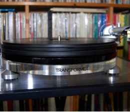 HiFi Vom Starter zum Transformer: Plattenspieler erhält mechanische Stabilisierung des Laufwerks, Bild 1 HiFi Vom Starter zum Transformer: Plattenspieler erhält mechanische Stabilisierung des Laufwerks - News, Bild 1