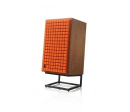 JBL In Orange und Schwarz: JBL-Lautsprecher L100 Classic feiert Premiere, Bild 1 HiFi In Orange und Schwarz: JBL-Lautsprecher L100 Classic feiert Premiere - News, Bild 1