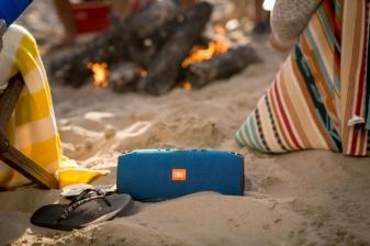 JBL Mobile Bluetooth-Box JBL Xtreme ab 15. Juli im Handel - Schwarz, Rot und Blau für 299 Euro, Bild 1 HiFi Mobile Bluetooth-Box JBL Xtreme ab 15. Juli im Handel - Schwarz, Rot und Blau für 299 Euro - News, Bild 1