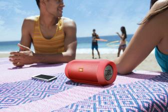 JBL Wasserfeste Outdoor-Lautsprecher für Bluetooth-Streaming von JBL, Bild 1 HiFi Wasserfeste Outdoor-Lautsprecher für Bluetooth-Streaming von JBL - News, Bild 1