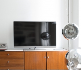 Loewe Loewe bild 3: UHD-Fernseher für Design-Ästheten - Optional mit 5.1-Audio-Mehrkanaldecoder , Bild 1 TV Loewe bild 3: UHD-Fernseher für Design-Ästheten - Optional mit 5.1-Audio-Mehrkanaldecoder - News, Bild 1