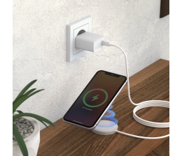 mobile Devices Schnelle Energie für das iPhone 12: RealPower-Set zum induktiven Laden, Bild 1 mobile Devices Schnelle Energie für das iPhone 12: RealPower-Set zum induktiven Laden - News, Bild 1