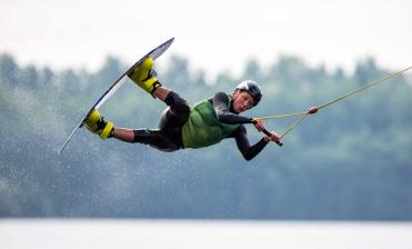 Panasonic Panasonic kooperiert mit Junior-Weltmeisterin im Wakeboarden, Bild 1 Foto & Cam Panasonic kooperiert mit Junior-Weltmeisterin im Wakeboarden - News, Bild 1