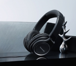Panasonic Over-Ear-Kopfhörer von Panasonic für Musik unterwegs - Telefonate möglich, Bild 1 HiFi Over-Ear-Kopfhörer von Panasonic für Musik unterwegs - Telefonate möglich - News, Bild 1