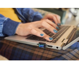 Service Bunter Hingucker im Osternest: Der SANDISK Extreme Fit - News, Bild 1