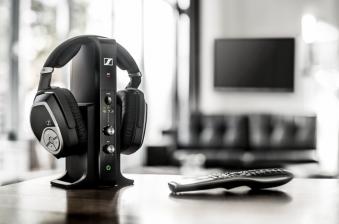 Sennheiser CES: Neue RS-Linie von Sennheiser - Kopfhörer mit Wireless-Übertragung, Bild 1 HiFi CES: Neue RS-Linie von Sennheiser - Kopfhörer mit Wireless-Übertragung - News, Bild 1