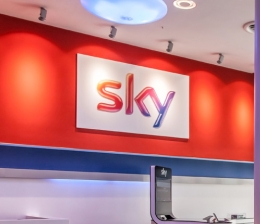 Sky Noch bis zum 31. Oktober: James-Bond-Filme rund um die Uhr auf Sky Cinema 007 und auf Abruf, Bild 1 TV Noch bis zum 31. Oktober: James-Bond-Filme rund um die Uhr auf Sky Cinema 007 und auf Abruf - News, Bild 1