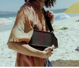 Marke: Teufel Teufel ROCKSTER CROSS 2: Bluetooth-Lautsprecher mit bis zu 46 Stunden Akkulaufzeit, Bild 1 Car-Media Teufel ROCKSTER CROSS 2: Bluetooth-Lautsprecher mit bis zu 46 Stunden Akkulaufzeit - News, Bild 1