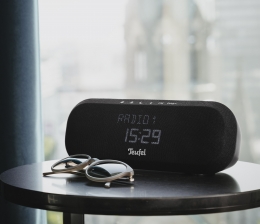 Teufel HiFi-Wecker von Teufel mit UKW, DAB+ und Bluetooth - Glockenspiel der Berliner Gedächtniskirche, Bild 1 HiFi HiFi-Wecker von Teufel mit UKW, DAB+ und Bluetooth - Glockenspiel der Berliner Gedächtniskirche - News, Bild 1