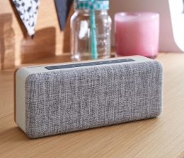 Thomson Bluetooth-Lautsprecher-Duo von Thomson - Trageriemen, Stoff und Holz, Bild 1 HiFi Bluetooth-Lautsprecher-Duo von Thomson - Trageriemen, Stoff und Holz - News, Bild 1