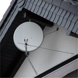 TV Nach dem Schneesturm: So richten Sie Ihre Sat-Schüssel neu aus, Bild 1 TV Nach dem Schneesturm: So richten Sie Ihre Sat-Schüssel neu aus - News, Bild 1